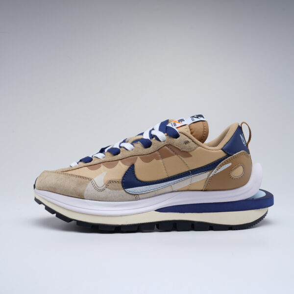 Nike Vaporwaffle sacai khaki