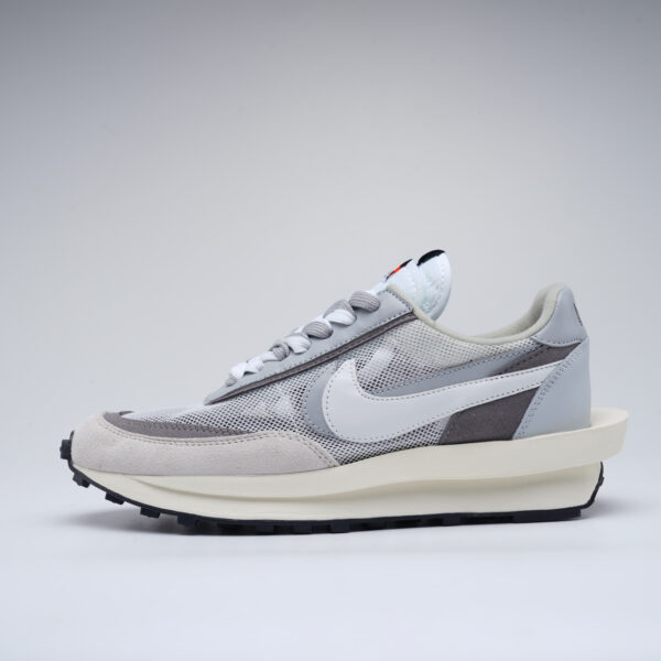 Nike LD Waffle Sacai Summit WhiteStyle