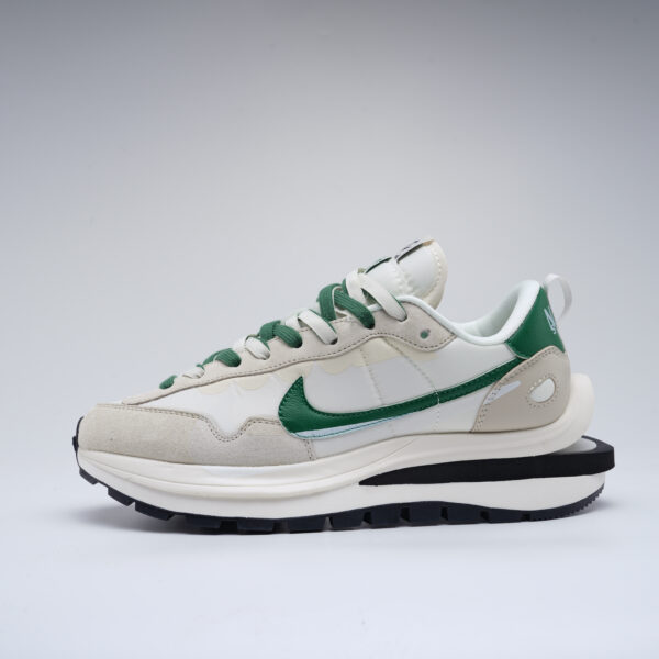 Nike Vaporwaffle sacai White-green
