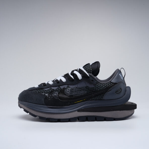 Nike Vaporwaffle sacai Black purple
