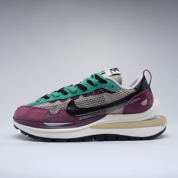 Nike X Sacai VaporWaffle "Villain Red/Neptune Green" Sneakers